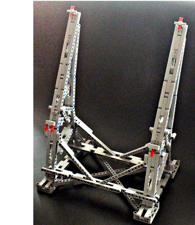 Exhibition building block bracket