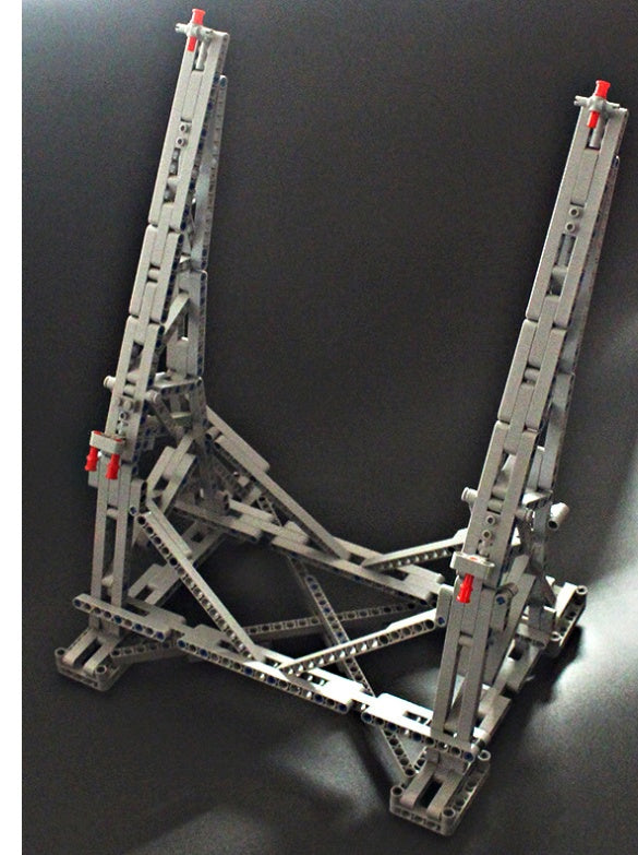 Exhibition building block bracket